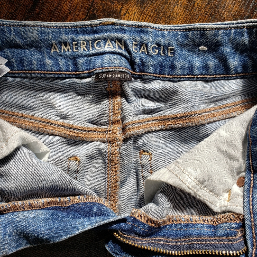 AE US2 distressed light denim mini skirt - Picture 5 of 6